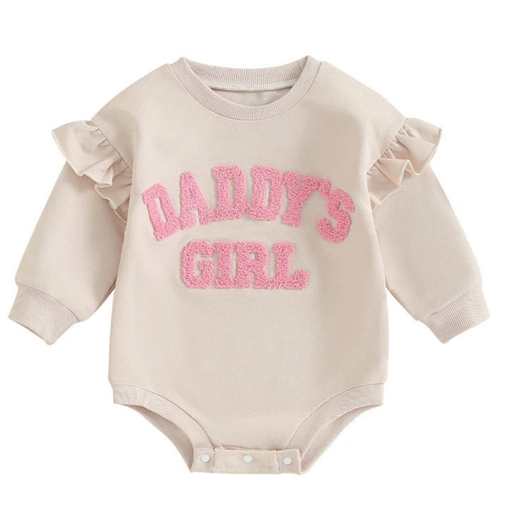 Cream baby romper with frilled sleeves and Daddy’s Girl text – soft cotton babywear